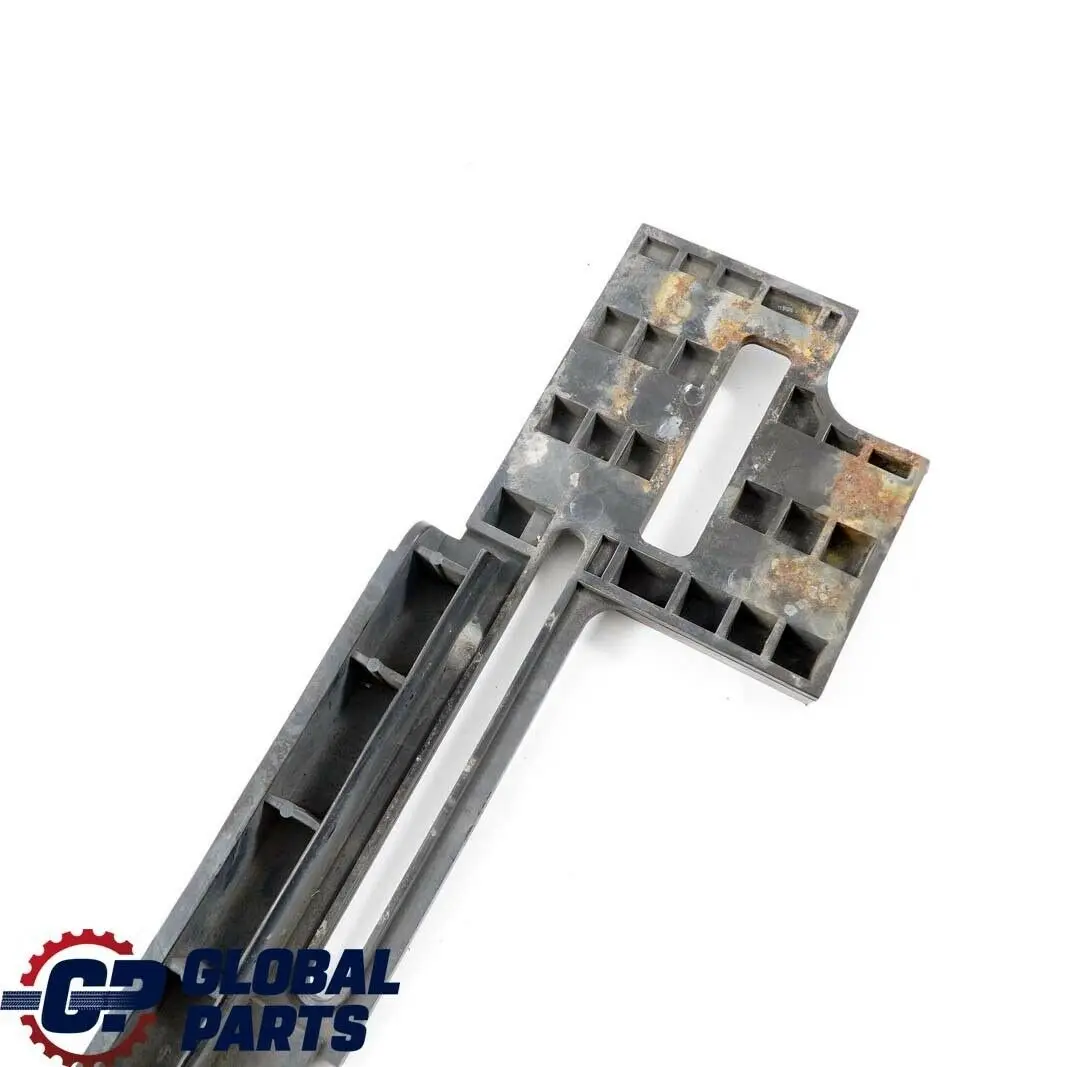 Ślizg zderzaka prawy przód do MERCEDES E W210 o numerze A2108850295 MERCEDES E W210 Ślizg zderzaka prawy przód - SKU A2108850295 - Numer Części A2108850295