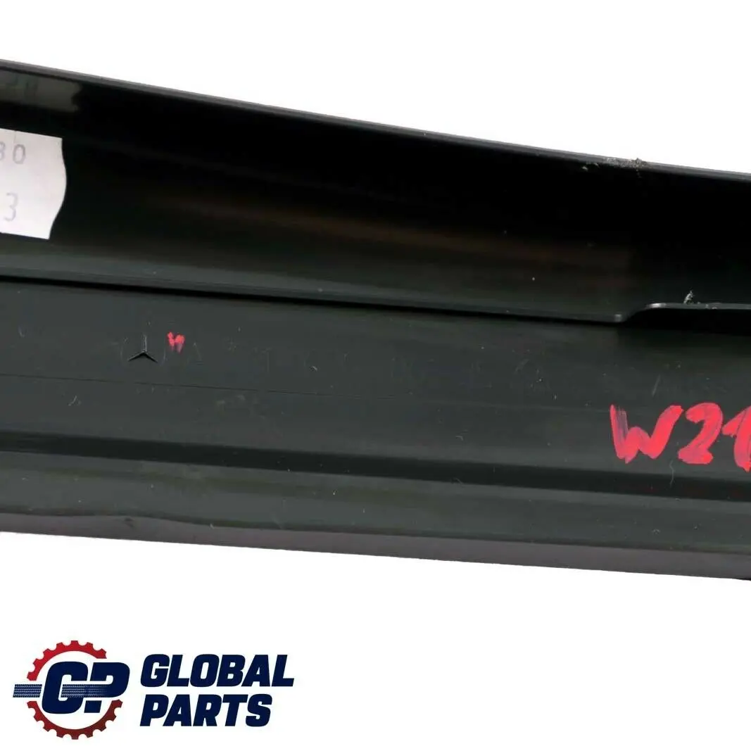 Liston De umbral De puerta trasera derecha Negro para Mercedes W211 con número de pieza A2116800635 Mercedes W211 Liston De umbral De puerta trasera derecha Negro - SKU A2116800635 - Número de pieza A2116800635