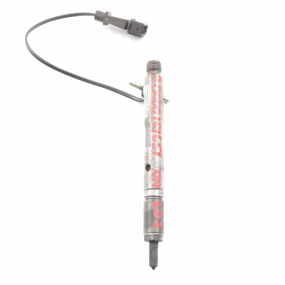 W903 OM602 Diesel Engine Fuel Injector Injection Nozzle to Mercedes with Part number A0000101651 Mercedes W903 OM602 Diesel Engine Fuel Injector Injection Nozzle - SKU A0000101651 - Part number A0000101651