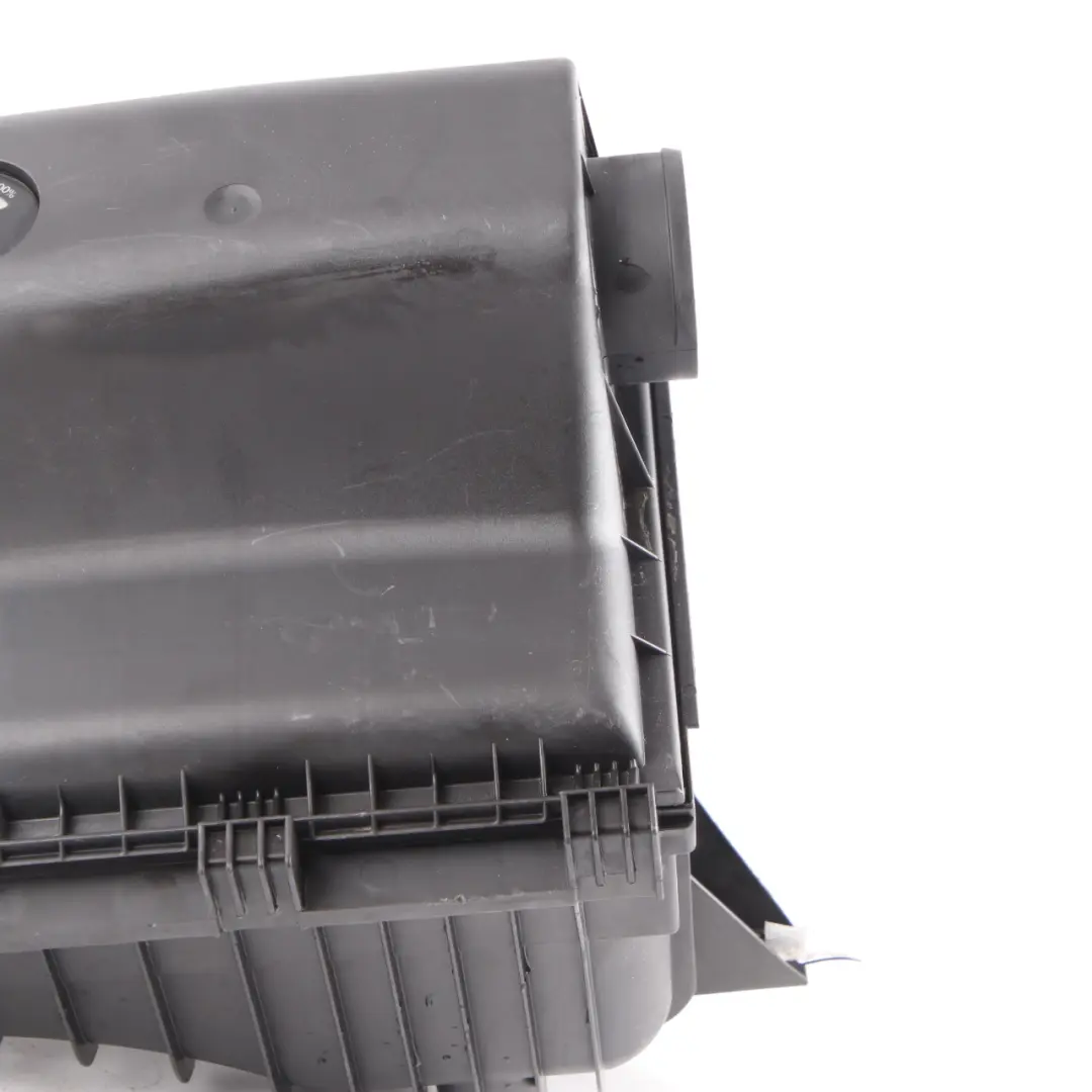 W901 W903 Intake Silencer Air Filter Muffler Box Housing to Mercedes with Part number A0000903801 Mercedes W901 W903 Intake Silencer Air Filter Muffler Box Housing - SKU A0000903801 - Part number A0000903801