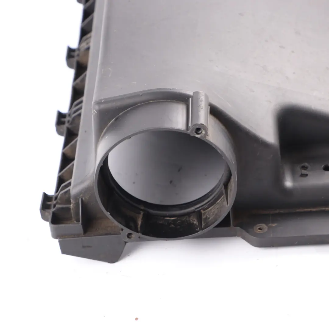 OM651 Air Filter Box Silencer Housing Cover to Mercedes Sprinter W906 with Part number A0000907801 Mercedes Sprinter W906 OM651 Air Filter Box Silencer Housing Cover - SKU A0000907801-1 - Part number A0000907801