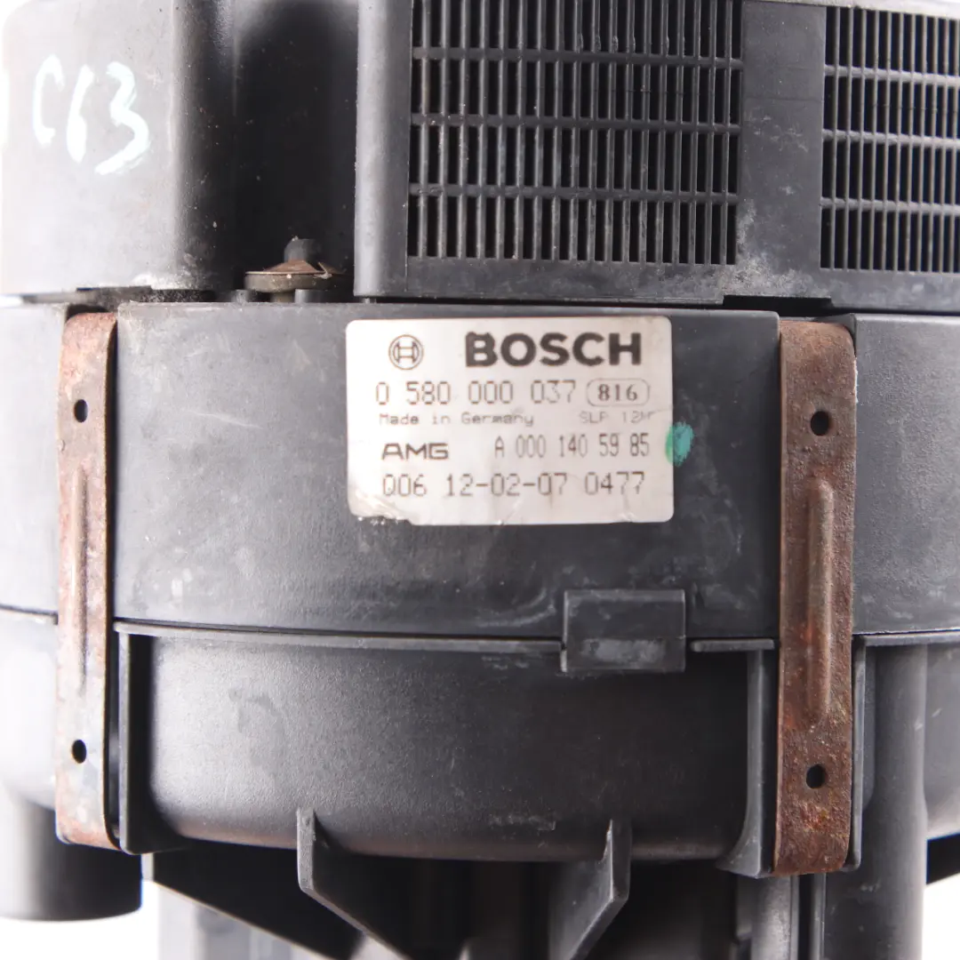 C63 W212 E63 AMG Zusatzluftpumpe für Mercedes W204 mit Teilenummer A0001405985 Mercedes W204 C63 W212 E63 AMG Zusatzluftpumpe - SKU A0001405985 - Teilenummer A0001405985