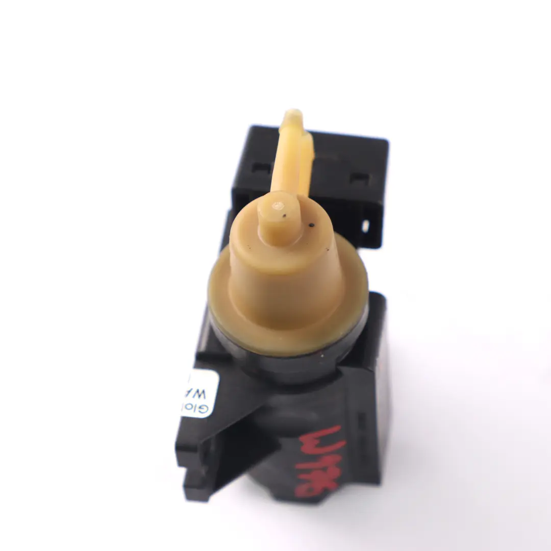 Pressure Transducer Vacuum Solenoid Petrol Engine M270 to Mercedes W176 with Part number A0101531328 Mercedes W176 Pressure Transducer Vacuum Solenoid Petrol Engine M270 - SKU A0001531800 - Part number A0101531328