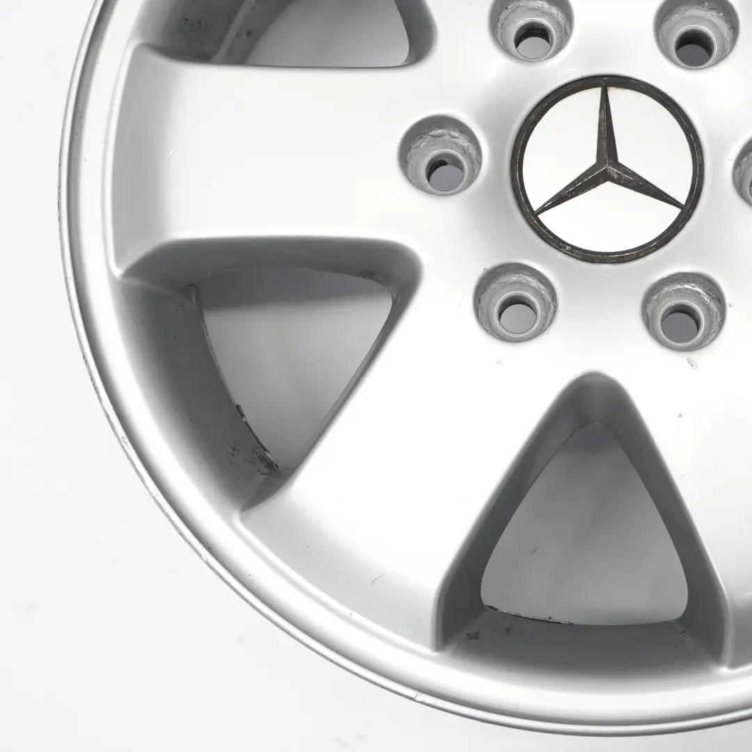 jante alliage argent 16" 6,5J ET:62 pour Mercedes W906 W910 à propos du numéro de pièce A0004017104 Mercedes W906 W910 jante alliage argent 16" 6,5J ET:62 - SKU A0004017104-2 - Numéro de pièce A0004017104