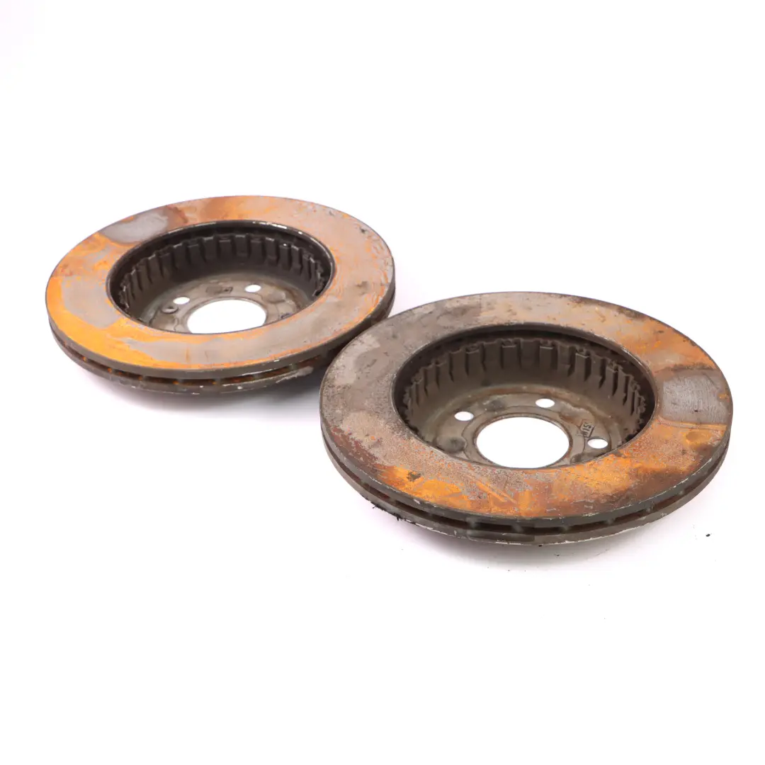 Jeu de Disques de Freins Arrière Gauche Droite Roue Freinage pour Mercedes W205 W213 à propos du numéro de pièce A0004211812 Mercedes W205 W213 Jeu de Disques de Freins Arrière Gauche Droite Roue Freinage - SKU A0004211812 - Numéro de pièce A0004211812