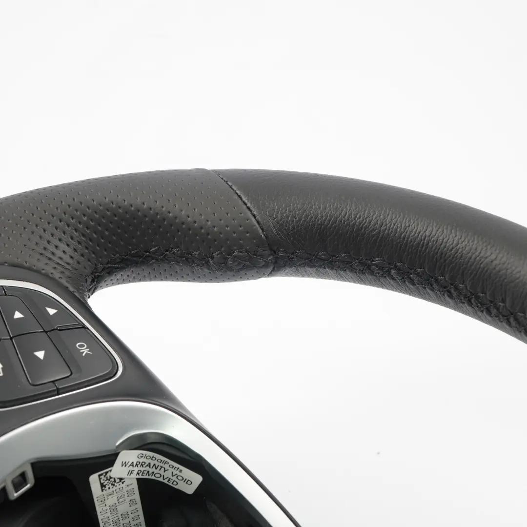 NUEVO Cuero Negro con Hilo Negro para Volante Mercedes W176 con número de pieza A0004601303 Volante Mercedes W176 NUEVO Cuero Negro con Hilo Negro - SKU A0004601303-1 - Número de pieza A0004601303