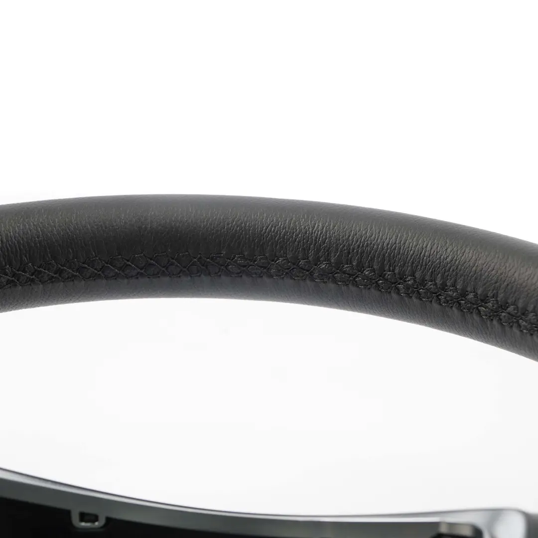 Mercedes W117 W156 W176 W242 W246 NOUVEAU Volant en cuir noir avec filets noirs - SKU A0004601303-1 - Numéro de pièce A0004601303