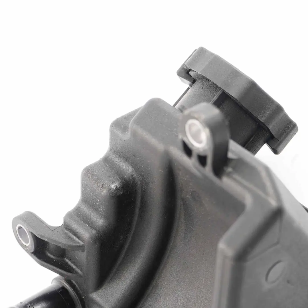 Réservoir Liquide Direction Assistée pour Mercedes W204 W212 à propos du numéro de pièce A0004602283 Mercedes W204 W212 Réservoir Liquide Direction Assistée - SKU A0004602283 - Numéro de pièce A0004602283