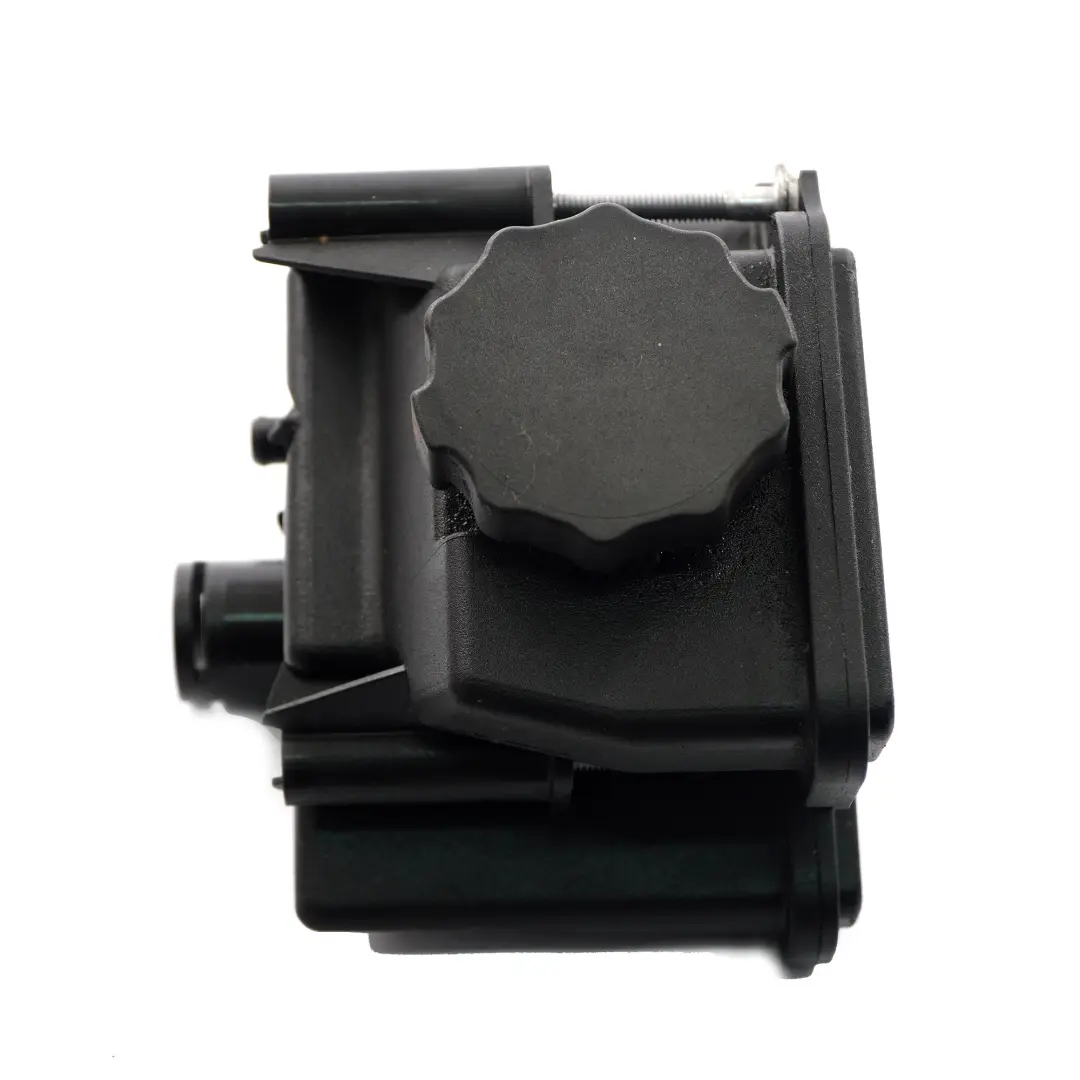 M272 Power Steering Pump Reservoir Tank A0004600983 to Mercedes W203 W204 W211 with Part number A0004602383 Mercedes W203 W204 W211 M272 Power Steering Pump Reservoir Tank A0004600983 - SKU A0004602383 - Part number A0004602383