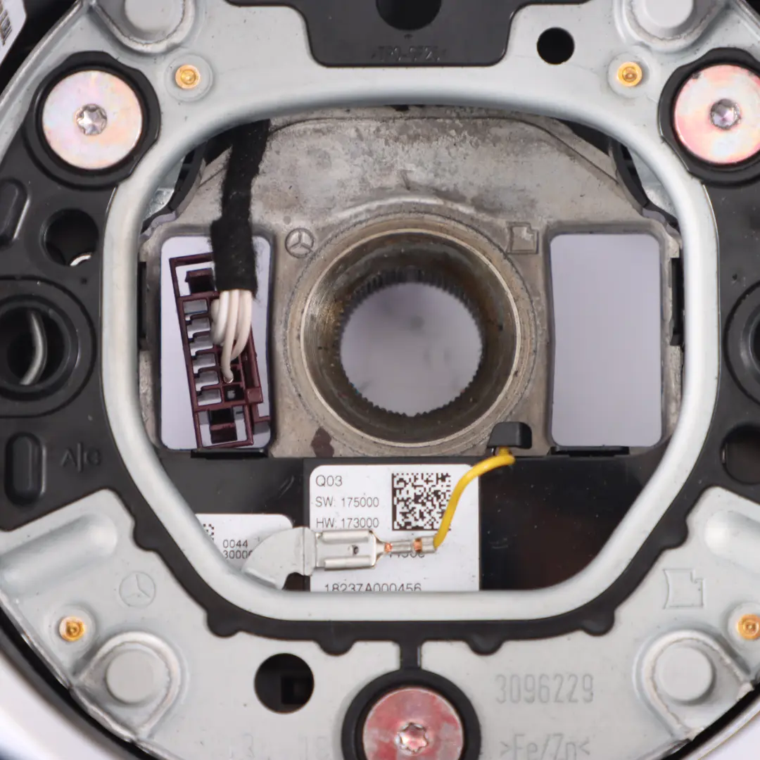 NUOVO in pelle nera multifunzione Cambio al volante per Volante Mercedes W177 W205 con numero di parte A0004608402 Volante Mercedes W177 W205 NUOVO in pelle nera multifunzione Cambio al volante - SKU A0004608402-1 - Numero di parte A0004608402