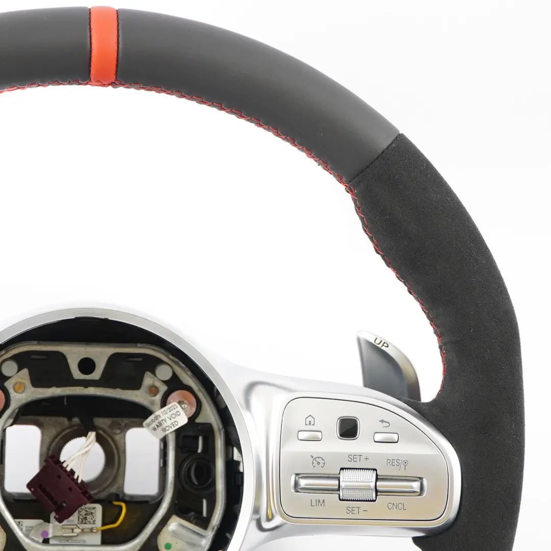 NUOVO Volante in Pelle Nera Palette Cambio per Mercedes W177 V177 AMG con numero di parte A0004609908 Mercedes W177 V177 AMG NUOVO Volante in Pelle Nera Palette Cambio - SKU A0004609908-1 - Numero di parte A0004609908