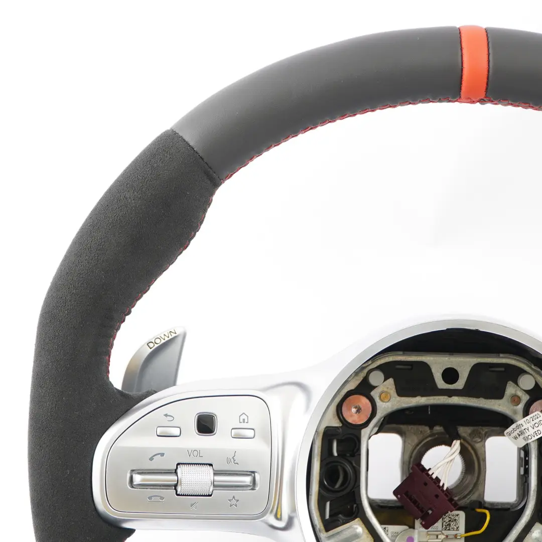 NUOVO Volante in Pelle Nera Palette Cambio per Mercedes W177 V177 AMG con numero di parte A0004609908 Mercedes W177 V177 AMG NUOVO Volante in Pelle Nera Palette Cambio - SKU A0004609908-1 - Numero di parte A0004609908