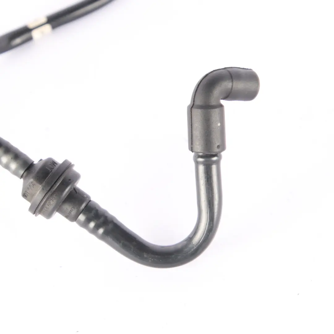 Tuyau d'aspiration carburant Mercedes W203 remplissage reniflard réservoir pour à propos du numéro de pièce A0004701393 Tuyau d'aspiration carburant Mercedes W203 remplissage reniflard réservoir - SKU A0004701393 - Numéro de pièce A0004701393