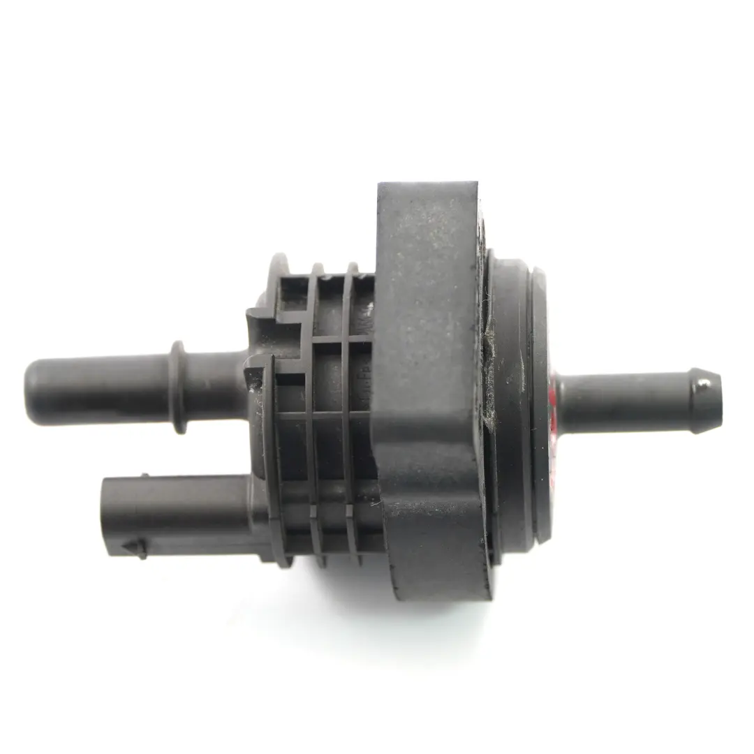 Mercedes W177 Valve De Purge De Vide - SKU A0004703700 - Numéro de pièce A0004703700
