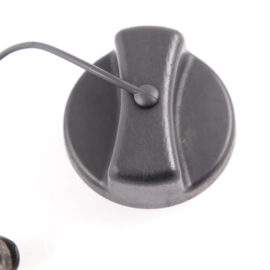  Bouchon réservoir carburant Mercedes W447 W906 noir A9064700005 - SKU A0004705805 - Numéro de pièce A0004705805