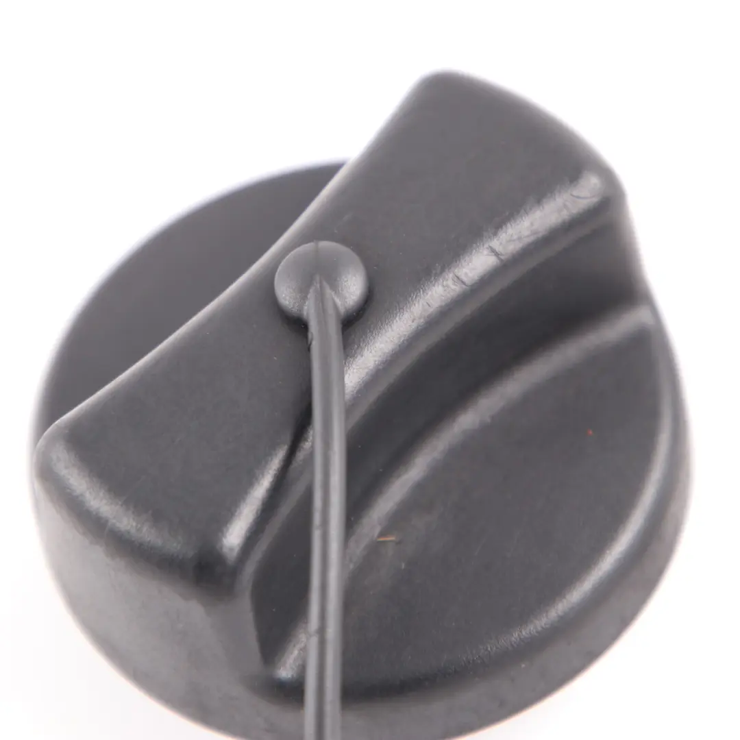  Bouchon réservoir carburant Mercedes W447 W906 noir A9064700005 - SKU A0004705805 - Numéro de pièce A0004705805