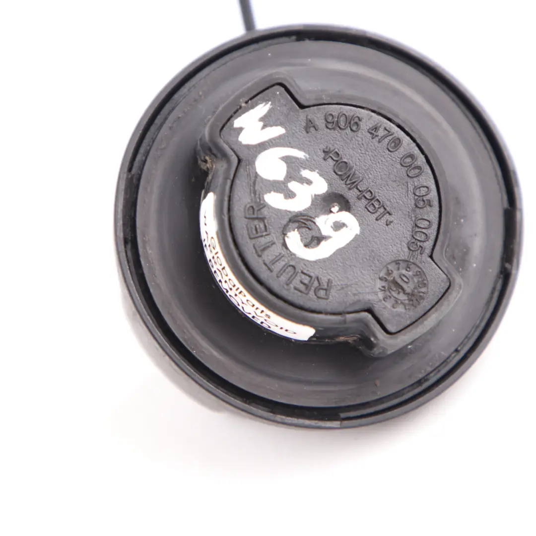  Bouchon réservoir carburant Mercedes W447 W906 noir A9064700005 - SKU A0004705805 - Numéro de pièce A0004705805