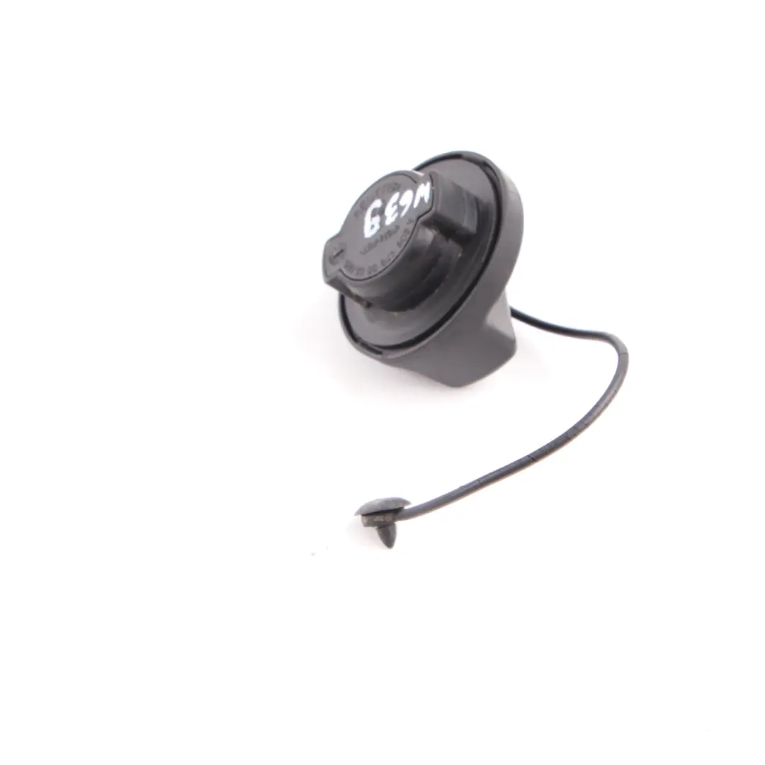  Bouchon réservoir carburant Mercedes W447 W906 noir A9064700005 - SKU A0004705805 - Numéro de pièce A0004705805