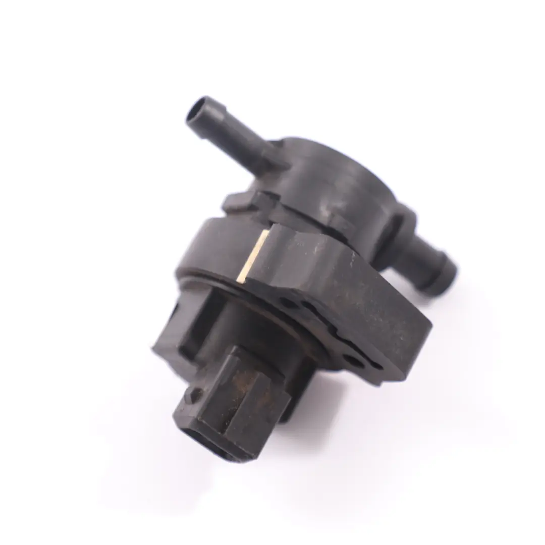 Mercedes W204 W207 W906 Elektrozawór A0004769732 - SKU A0004708893 - Numer Części A0004708893