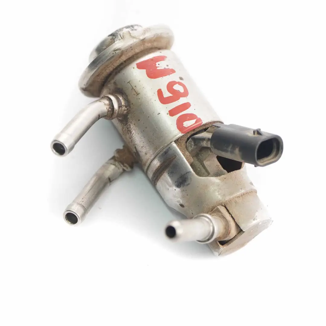 OM651 Adblue Injektor Flüssigkeitseinspritzung Düse für Mercedes W910 mit Teilenummer A0004900300 Mercedes W910 OM651 Adblue Injektor Flüssigkeitseinspritzung Düse - SKU A0004900300 - Teilenummer A0004900300