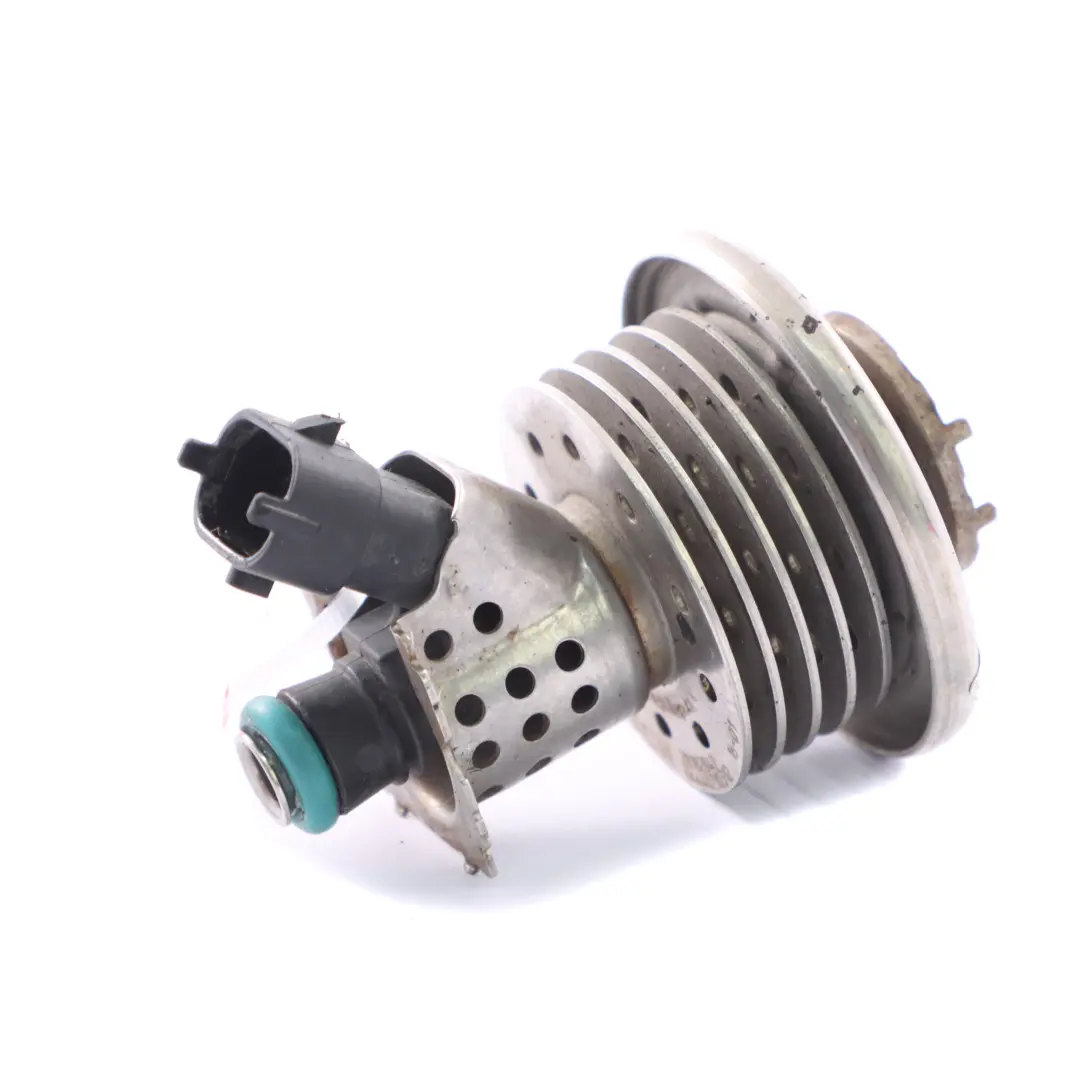 Iniettore Adblue Mercedes W447 W906 OM651 Ugello iniezione fluido per con numero di parte A0004901013 Iniettore Adblue Mercedes W447 W906 OM651 Ugello iniezione fluido - SKU A0004901013 - Numero di parte A0004901013