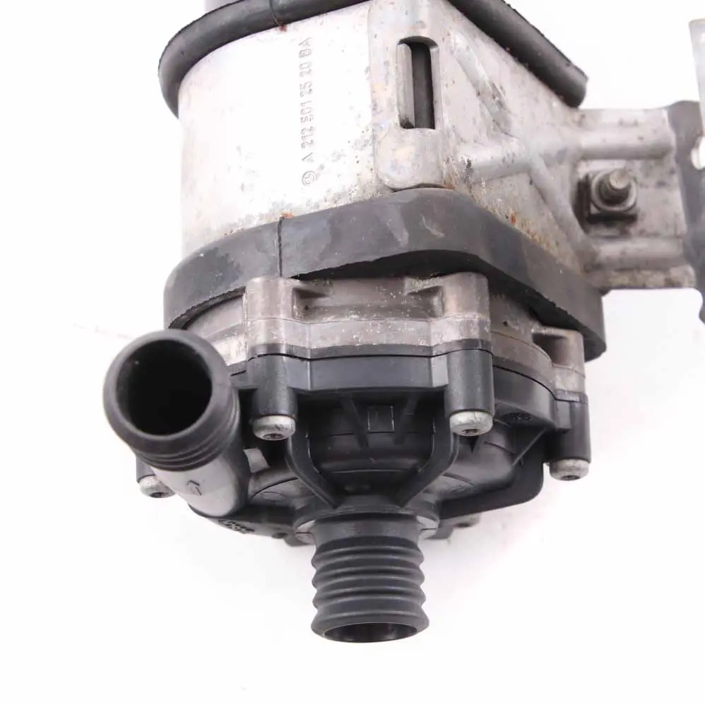 Pompa Acqua Refrigerante Ausiliaria per Mercedes W203 W211 W212 con numero di parte A0005000386 Mercedes W203 W211 W212 Pompa Acqua Refrigerante Ausiliaria - SKU A0005000386 - Numero di parte A0005000386