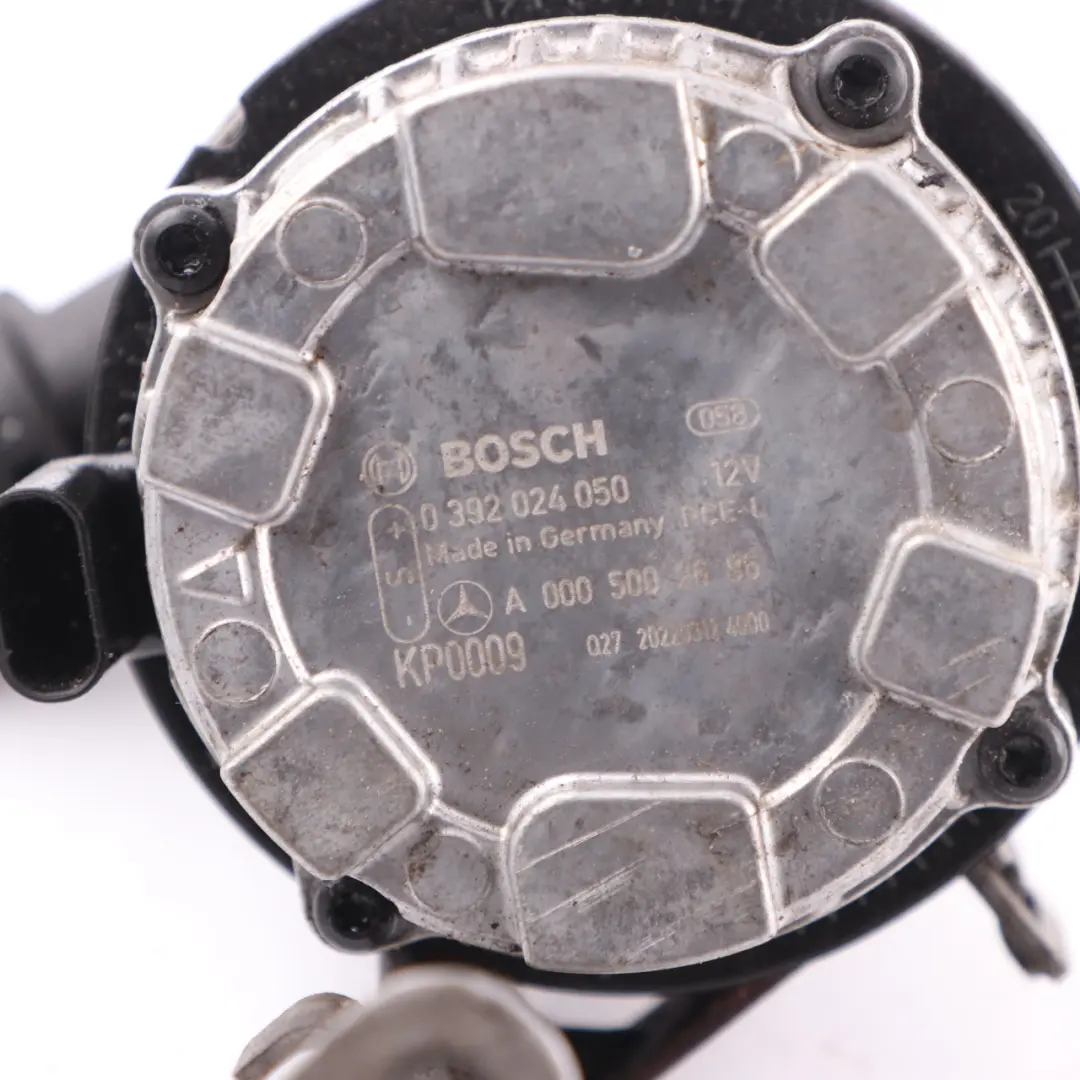 Pompe eau refroidissement auxiliaire A2048350364 pour Mercedes W204 W212 W176 W246 à propos du numéro de pièce A0005002686 Mercedes W204 W212 W176 W246 Pompe eau refroidissement auxiliaire A2048350364 - SKU A0005002686 - Numéro de pièce A0005002686