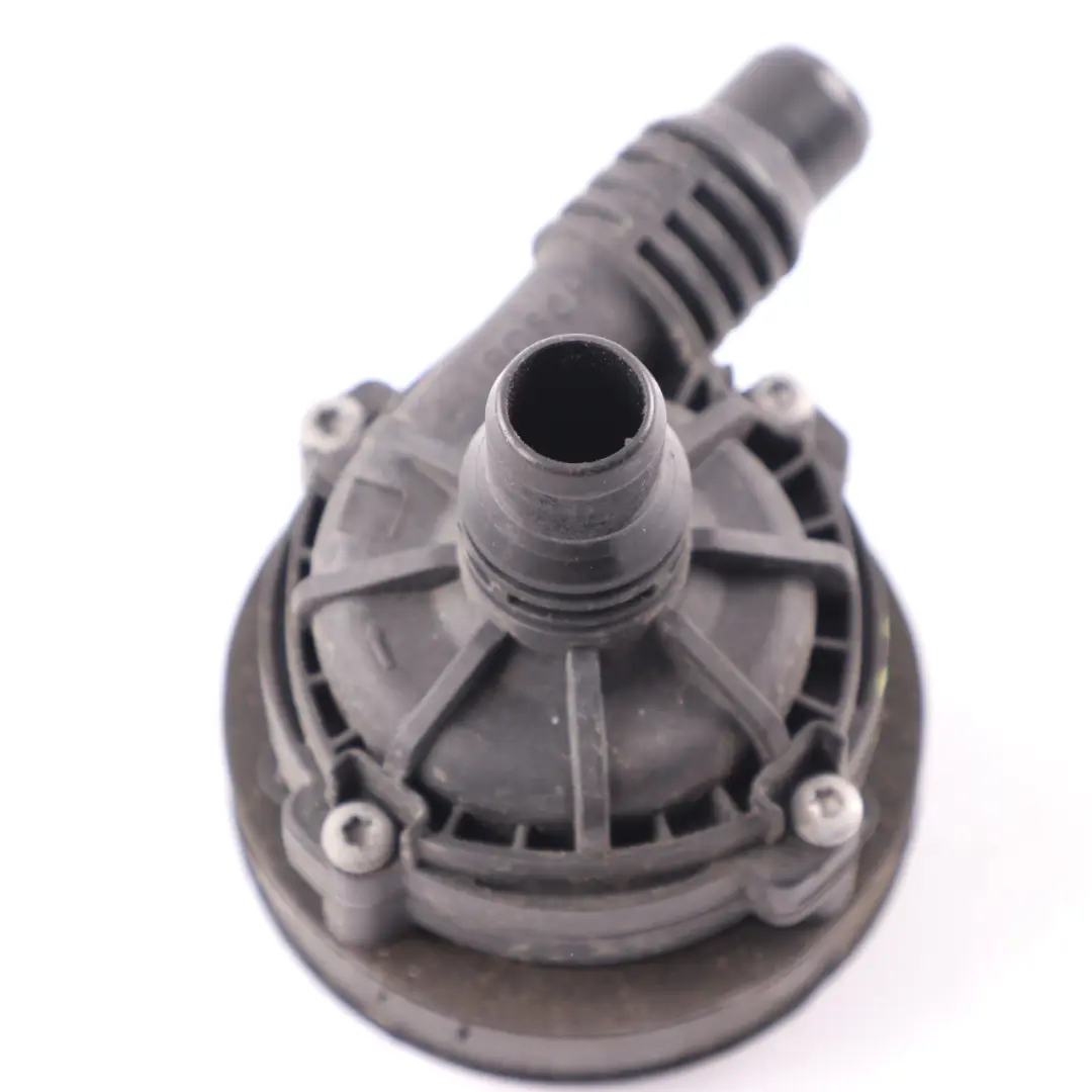 Pompa Acqua Ausiliaria per Mercedes C118 W177 W205 W213 W247 con numero di parte A0005003500 Mercedes C118 W177 W205 W213 W247 Pompa Acqua Ausiliaria - SKU A0005003500 - Numero di parte A0005003500