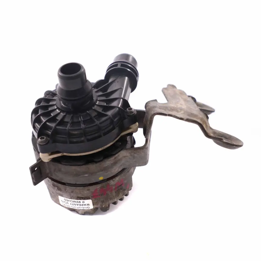 Pompe eau refroidissement auxiliaire pour Mercedes W205 W213 W247 W447 à propos du numéro de pièce A0005003800 Mercedes W205 W213 W247 W447 Pompe eau refroidissement auxiliaire - SKU A0005003800 - Numéro de pièce A0005003800