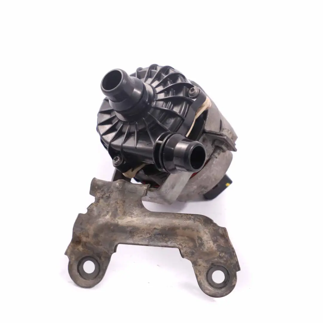 Hilfs kühlmittel Wasser pumpe für Mercedes W205 W213 W247 W447 mit Teilenummer A0005003800 Mercedes W205 W213 W247 W447 Hilfs kühlmittel Wasser pumpe - SKU A0005003800 - Teilenummer A0005003800