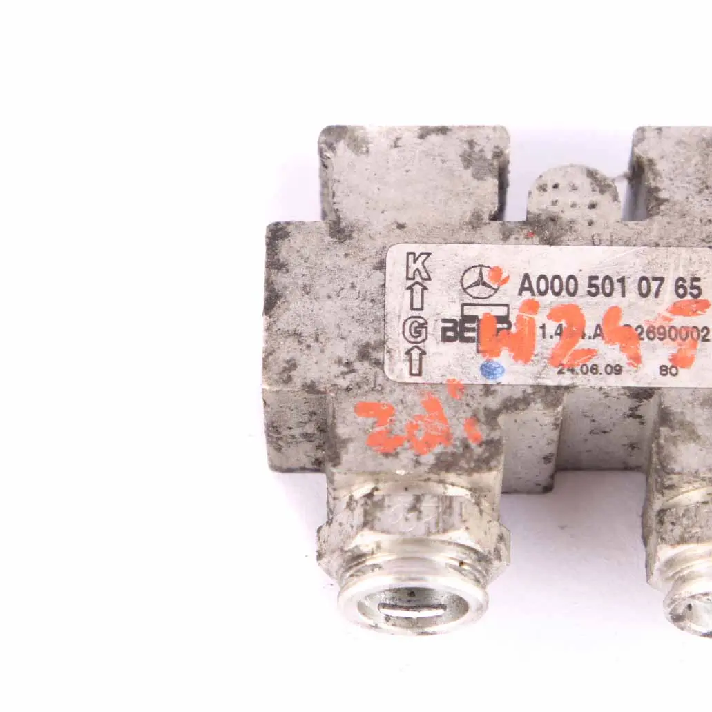 BMW W204 W207 W245 Termostato Radiatore Olio Radiatore - SKU A0005010765 - Numero di parte A0005010765