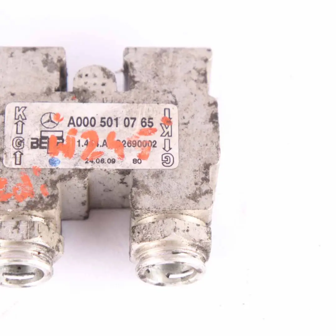 Mercedes W204 W207 W245 Thermostat Refroidisseur d'huile Radiateur - SKU A0005010765 - Numéro de pièce A0005010765