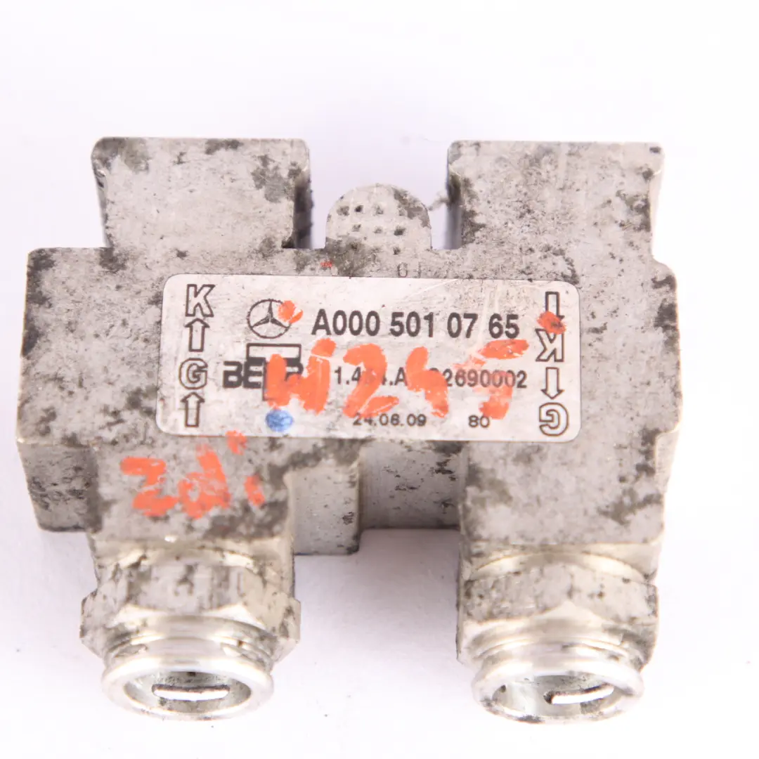 Mercedes W204 W207 W245 Thermostat Refroidisseur d'huile Radiateur - SKU A0005010765 - Numéro de pièce A0005010765