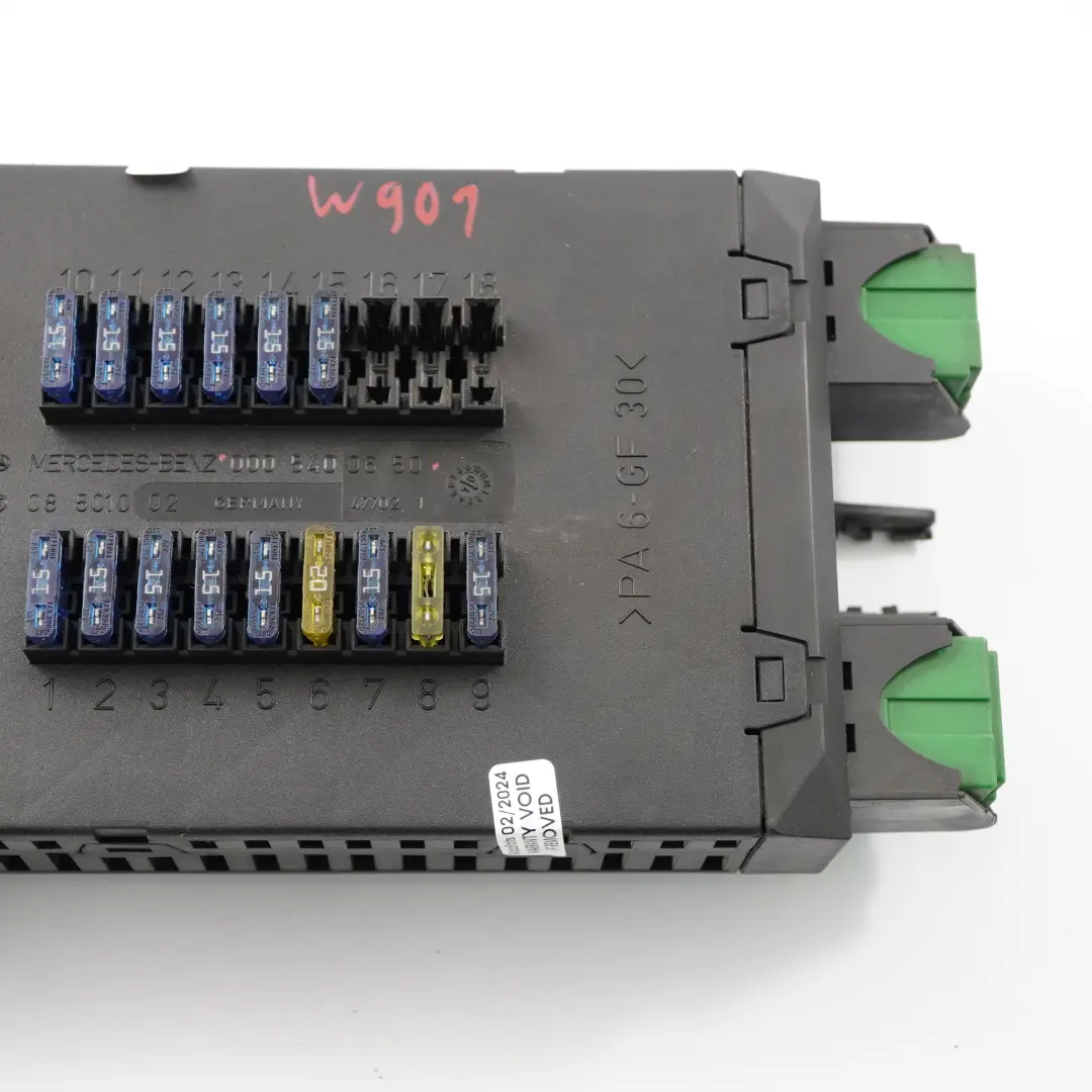 Mercedes Sprinter W901 W638 Fuse Box Relay Control Unit Module - SKU A0005400650 - Part number A0005400650