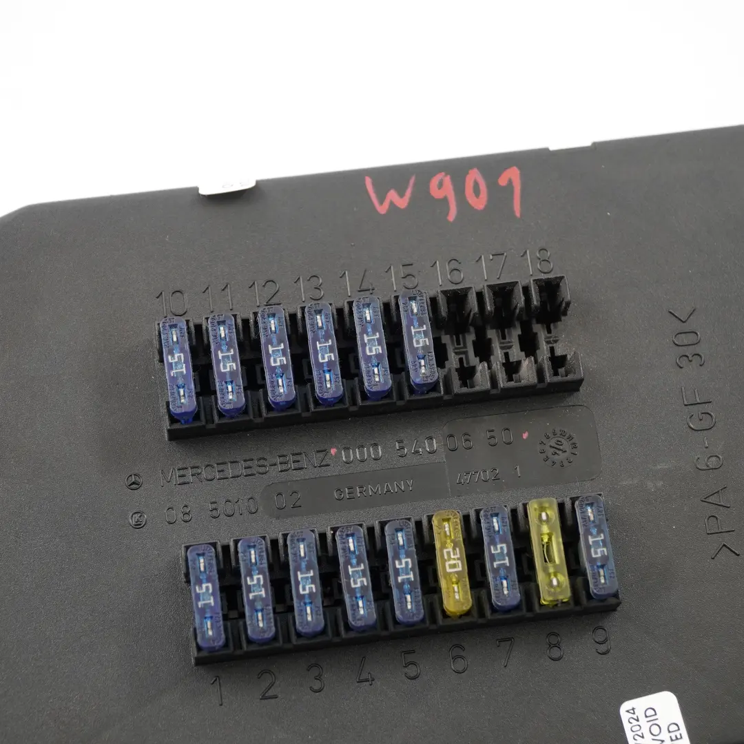 W901 W638 Fuse Box Relay Control Unit Module to Mercedes Sprinter with Part number A0005400650 Mercedes Sprinter W901 W638 Fuse Box Relay Control Unit Module - SKU A0005400650 - Part number A0005400650