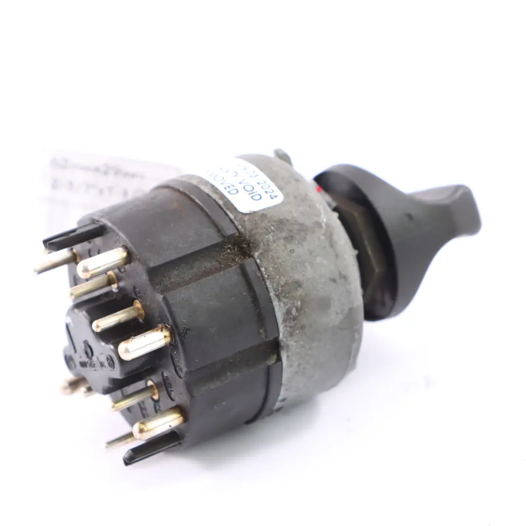 Faro delantero Elemento de Control Interruptor de Luz para Mercedes W202 con número de pieza A0005456004 Mercedes W202 Faro delantero Elemento de Control Interruptor de Luz - SKU a0005456004 - Número de pieza A0005456004