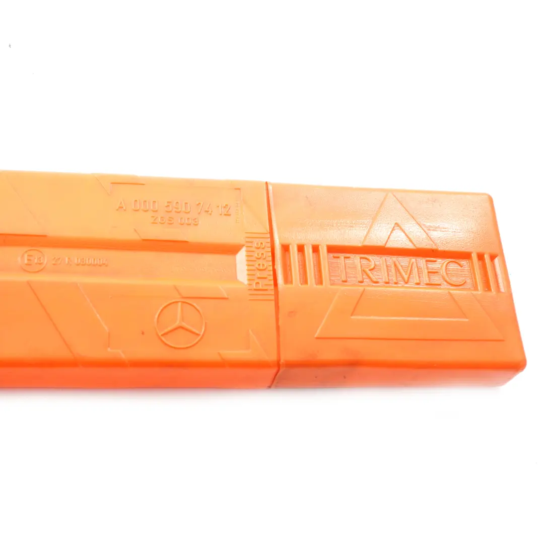Coffre Accessoires Triangle de signalisation pour Mercedes W639 à propos du numéro de pièce A0005907412 Mercedes W639 Coffre Accessoires Triangle de signalisation - SKU A0005907412 - Numéro de pièce A0005907412