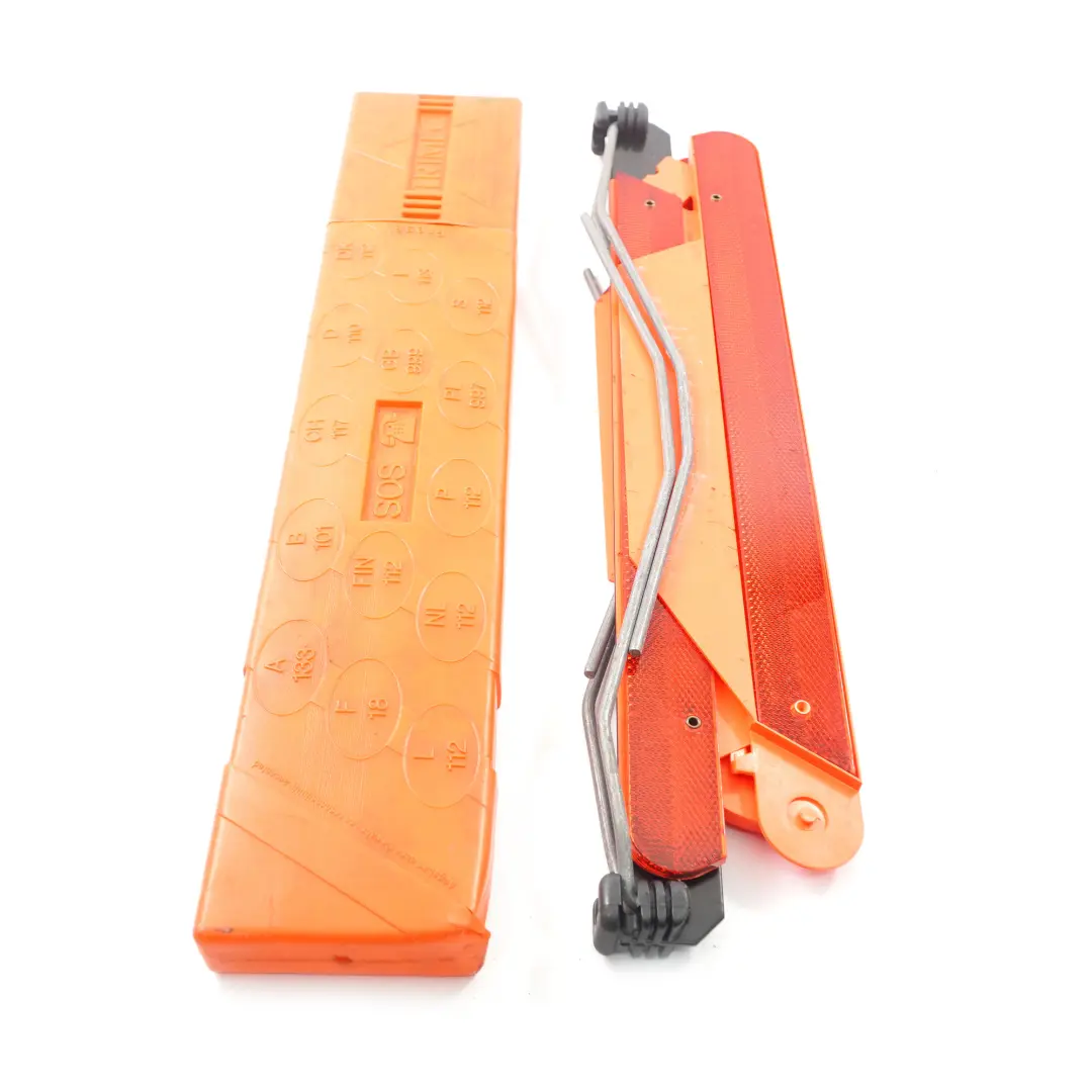 Accessori baule Triangolo di segnalazione pericolo per Mercedes W639 con numero di parte A0005907412 Mercedes W639 Accessori baule Triangolo di segnalazione pericolo - SKU A0005907412 - Numero di parte A0005907412