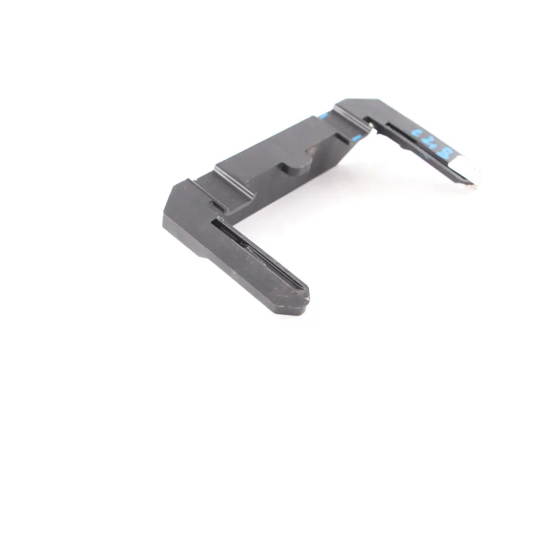Mercedes W212 CLS W218 Kofferraumgriff Halterung Heckklappengriff Klammer Trim - SKU A0007410032 - Teilenummer A0007410032