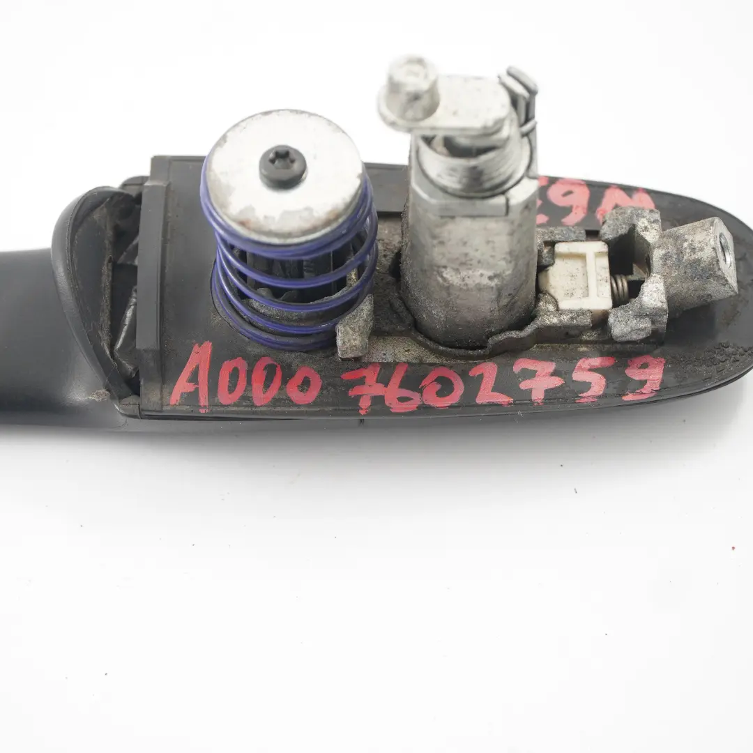 Poignée de porte arrière droite Prise extérieure pour Mercedes Vito W639 à propos du numéro de pièce A0007602759 Mercedes Vito W639 Poignée de porte arrière droite Prise extérieure - SKU A0007602759 - Numéro de pièce A0007602759