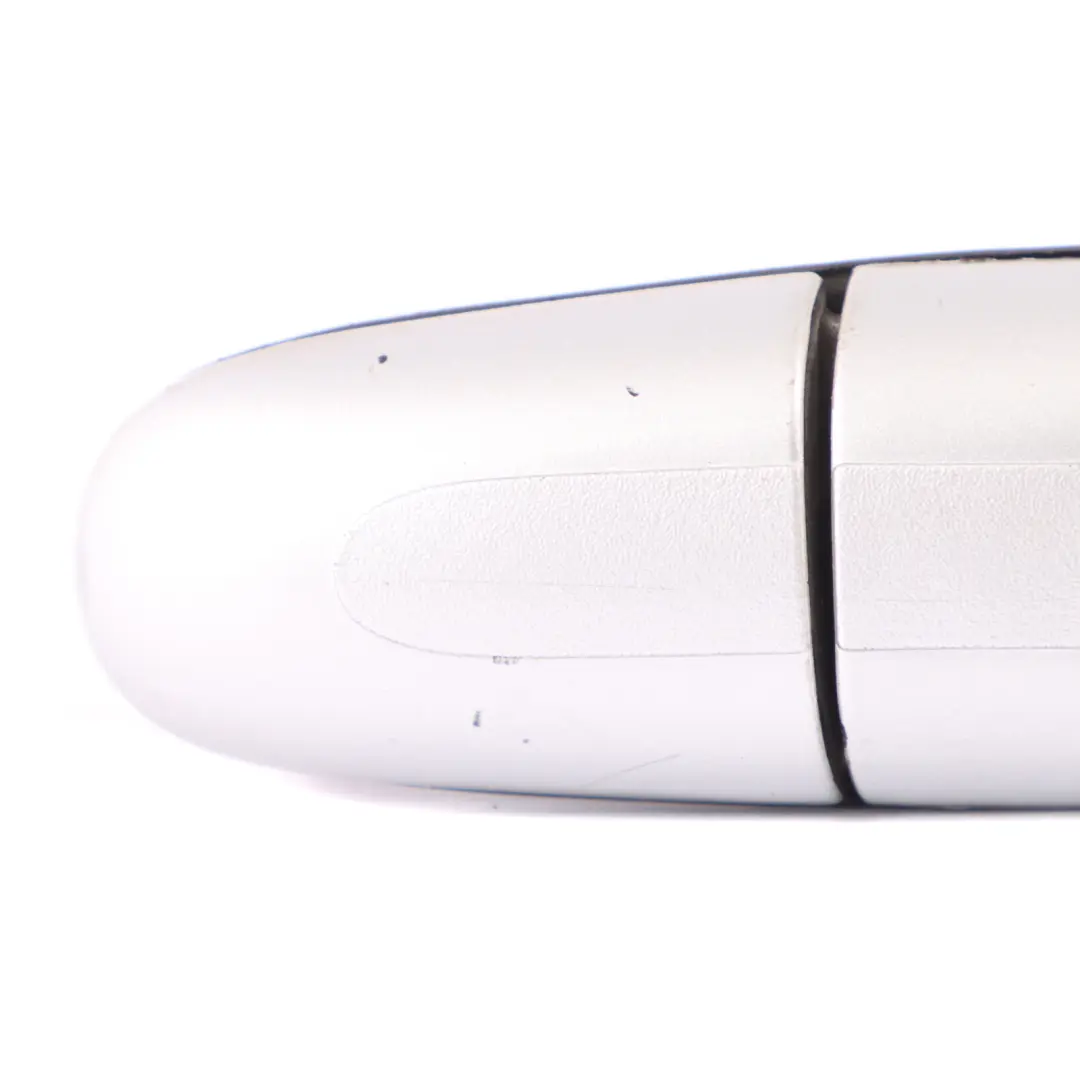 Maniglia porta destra Copertura maniglia per Mercedes W639 con numero di parte A0007604359 Mercedes W639 Maniglia porta destra Copertura maniglia - SKU A0007604359 - Numero di parte A0007604359