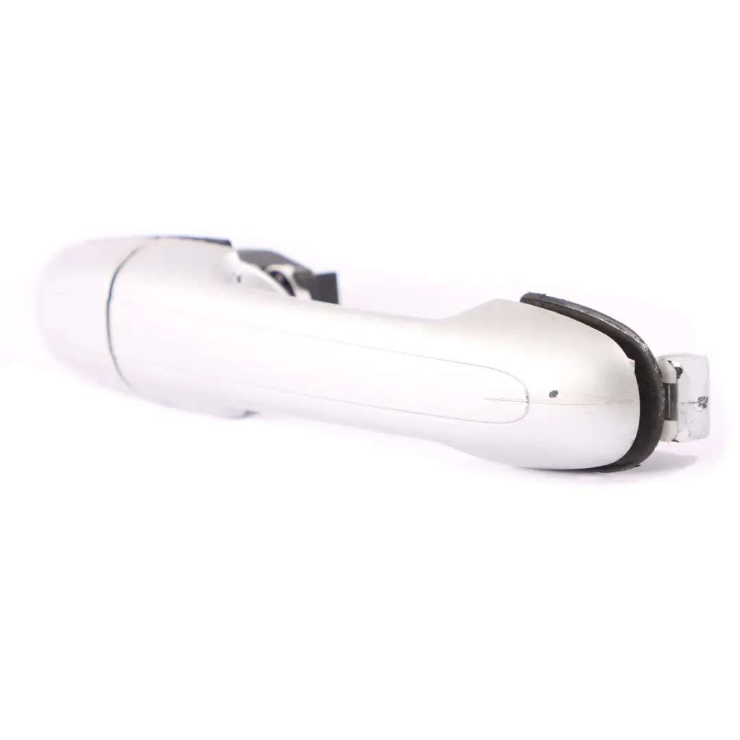 Maniglia porta destra Copertura maniglia per Mercedes W639 con numero di parte A0007604359 Mercedes W639 Maniglia porta destra Copertura maniglia - SKU A0007604359 - Numero di parte A0007604359
