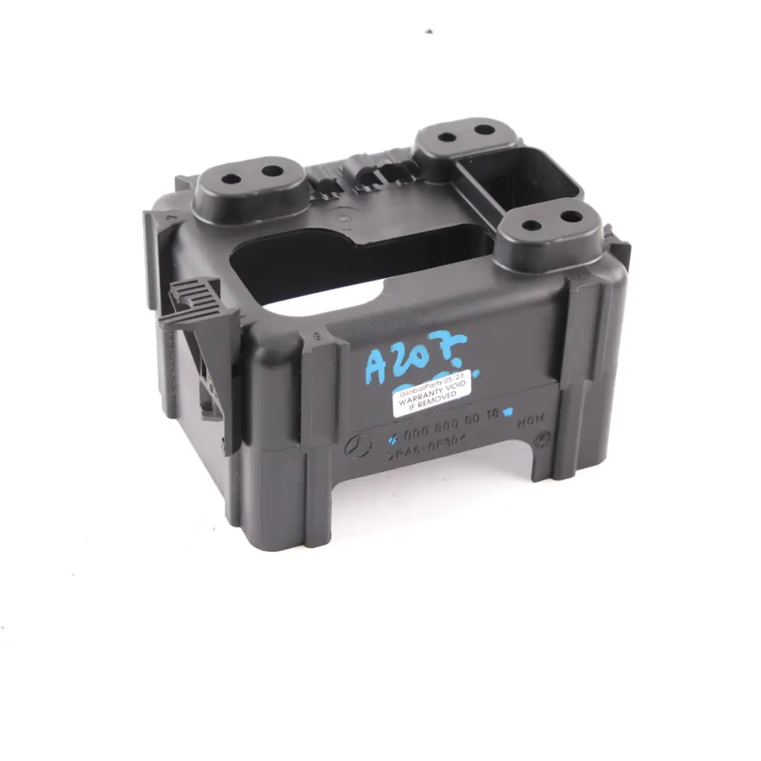 Porta centrale della pompa del vuoto staffa per Mercedes W204 W212 con numero di parte A0008000018 Mercedes W204 W212 Porta centrale della pompa del vuoto staffa - SKU A0008000018 - Numero di parte A0008000018