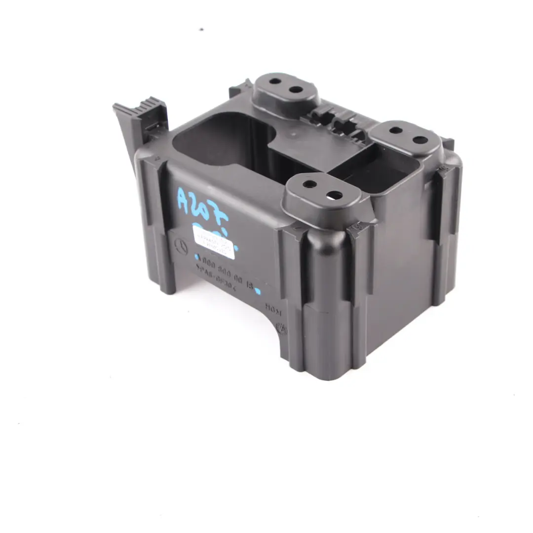 Support pompe à vide pour central des portes pour Mercedes W204 W212 à propos du numéro de pièce A0008000018 Mercedes W204 W212 Support pompe à vide pour central des portes - SKU A0008000018 - Numéro de pièce A0008000018