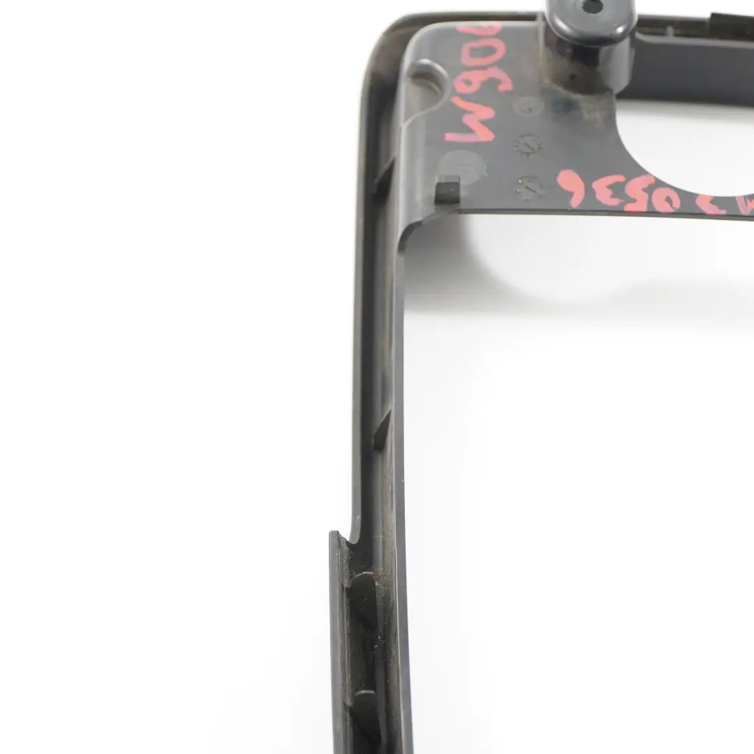 Telaio specchietto retrovisore destro Cover per Mercedes Sprinter W906 con numero di parte A0008130536 Mercedes Sprinter W906 Telaio specchietto retrovisore destro Cover - SKU A0008130536 - Numero di parte A0008130536