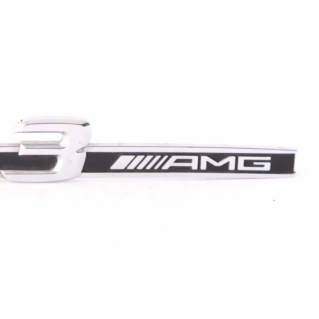 Lettering Emblema Guardabarros Delantero Wing Panel Logo 6.3 AMG para Mercedes W204 con número de pieza A0008170214 Mercedes W204 Lettering Emblema Guardabarros Delantero Wing Panel Logo 6.3 AMG - SKU A0008170214 - Número de pieza A0008170214