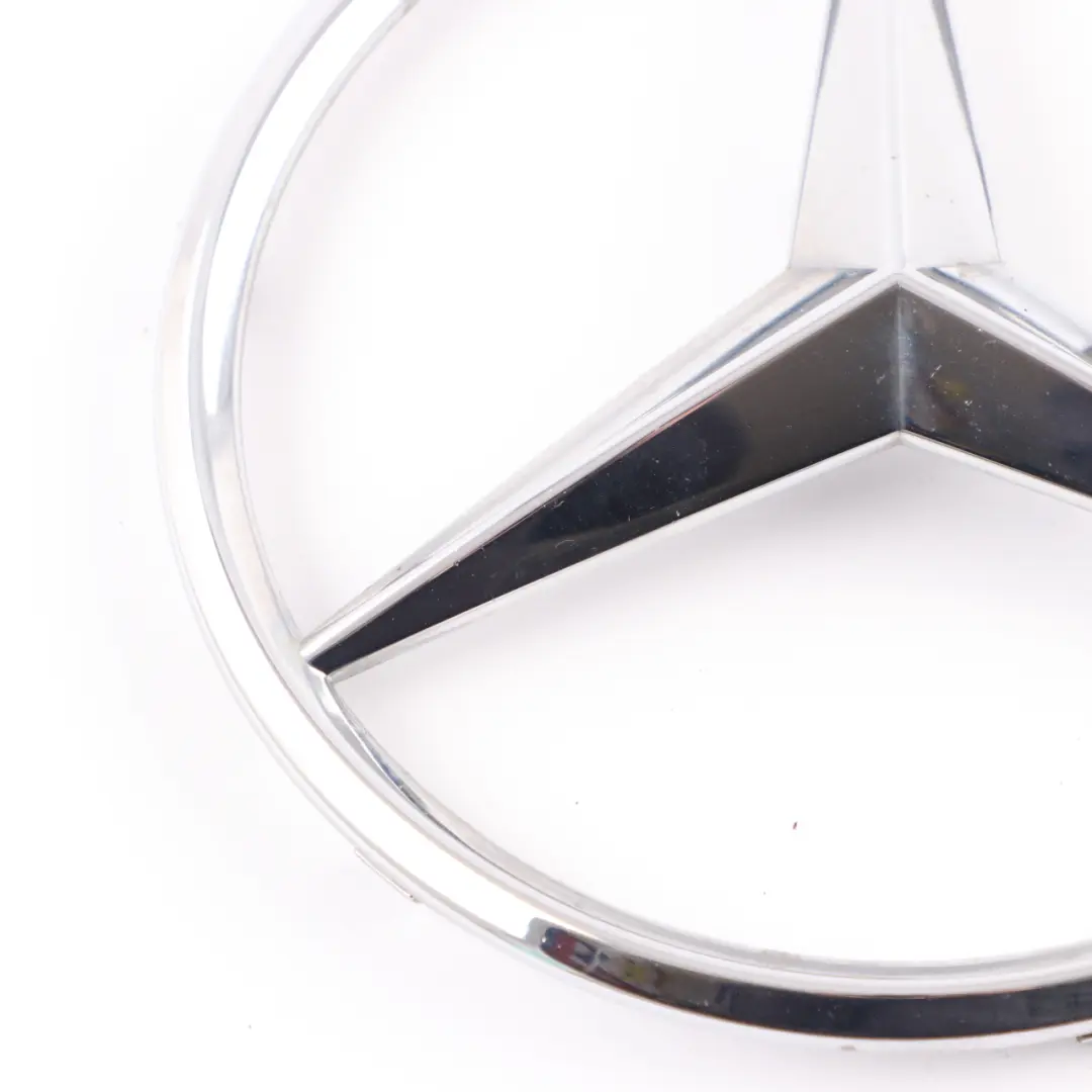 Emblème avant Mercedes W176 W212 W246 Logo Star Grille Badge Chrome pour à propos du numéro de pièce A0008171016 Emblème avant Mercedes W176 W212 W246 Logo Star Grille Badge Chrome - SKU A0008171016 - Numéro de pièce A0008171016