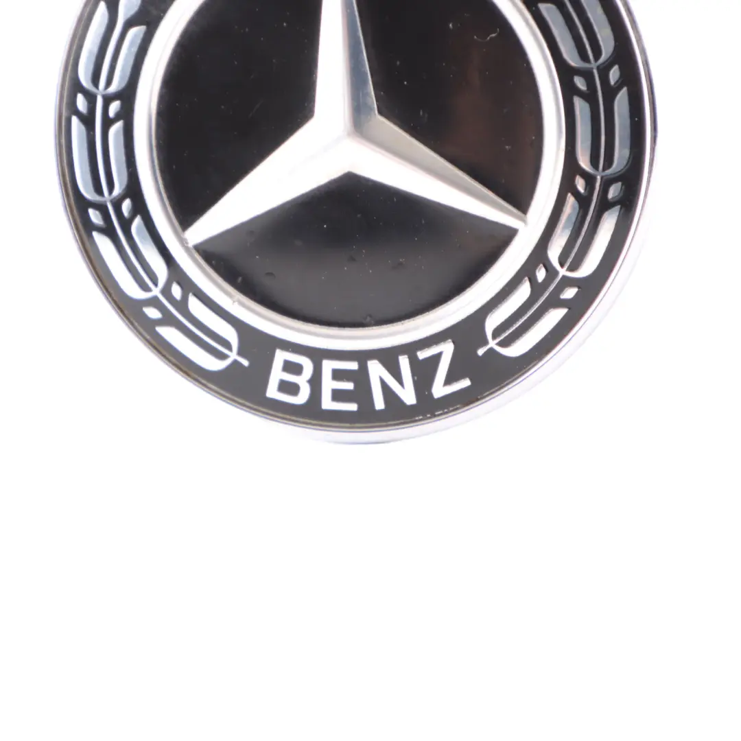 Hauben Emblem Mercedes W213 C238 Front Abzeichen Logo für Motor mit Teilenummer A0008171701 Motor Hauben Emblem Mercedes W213 C238 Front Abzeichen Logo - SKU A0008171701 - Teilenummer A0008171701