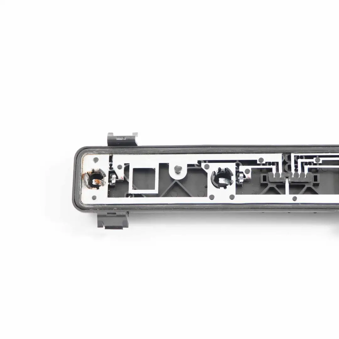 Lampe arrière gauche Support d'ampoule pour Mercedes Vito W639 à propos du numéro de pièce A0008201077 Mercedes Vito W639 Lampe arrière gauche Support d'ampoule - SKU A0008201077 - Numéro de pièce A0008201077