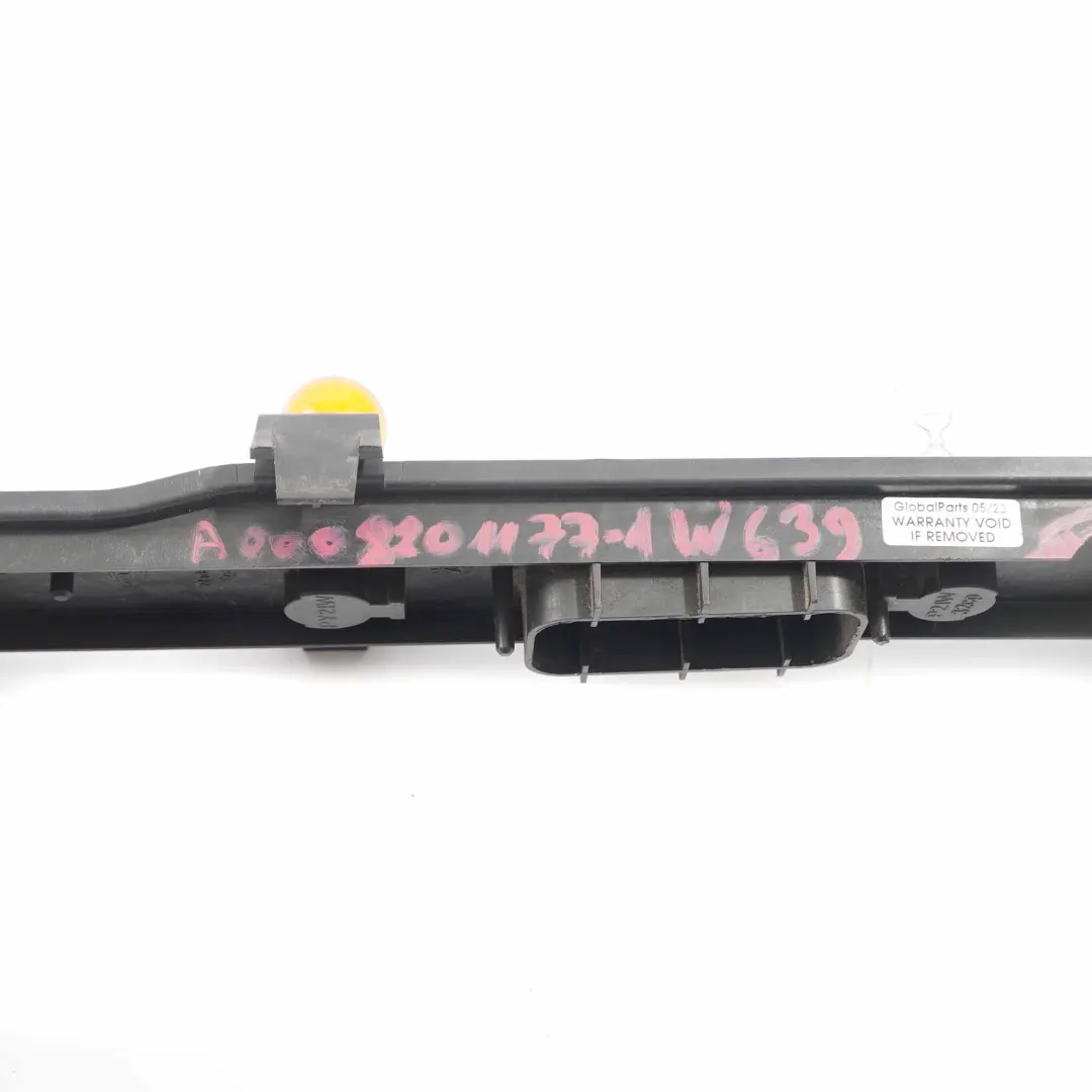 Lampada posteriore destra Portalampada per Mercedes Vito W639 con numero di parte A0008201177 Mercedes Vito W639 Lampada posteriore destra Portalampada - SKU A0008201177-1 - Numero di parte A0008201177